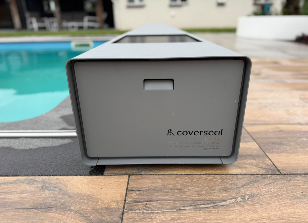 Zwembad met strakke Coverseal afdekking