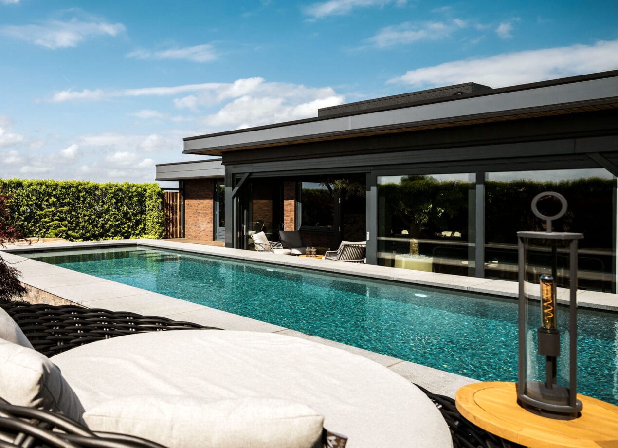 Niveko Altena Zwembaden monoblok zwembad custom build zwembad in de tuin